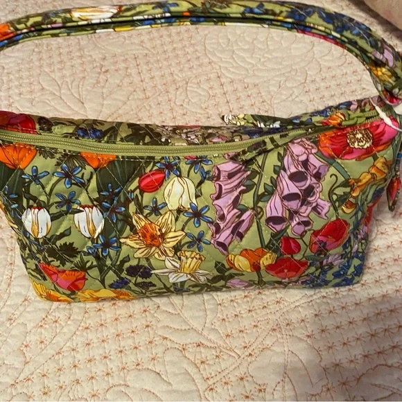 Adorable Vera Bradley Roxbury Crescent Shoulder Bag. Fabric is Meadow Bouquet. - Picture 2 of 11